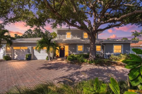 Villa ou maison à Saint Pete Beach, Floride 4 chambres, 202.25 m2 № 2405098