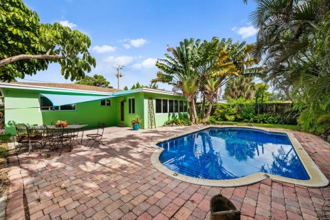 House in Oakland Park, Florida 2 bedrooms, 100.33 sq.m. № 2272550