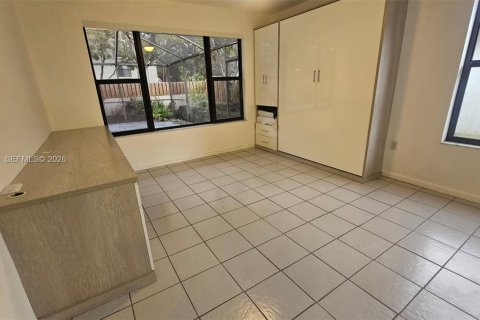 House in Miami Lakes, Florida 3 bedrooms, 195.75 sq.m. № 2009294 - photo 10