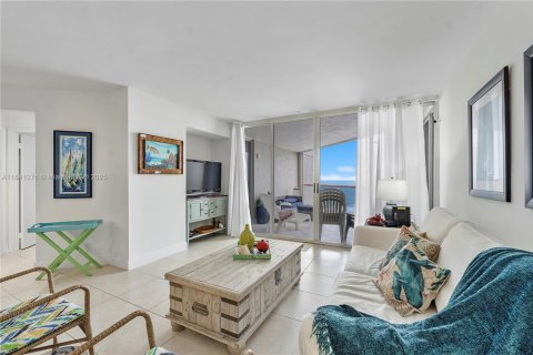 Copropriété à louer à Miami Beach, Floride: 2 chambres, 110.55 m2 № 1833741 - photo 17
