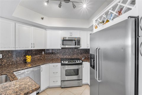 Copropriété à louer à Miami Beach, Floride: 2 chambres, 110.55 m2 № 1833741 - photo 12
