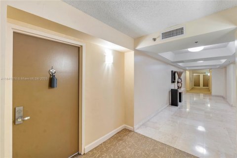 Copropriété à louer à Miami Beach, Floride: 2 chambres, 110.55 m2 № 1833741 - photo 22
