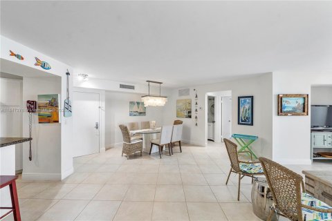 Copropriété à louer à Miami Beach, Floride: 2 chambres, 110.55 m2 № 1833741 - photo 19