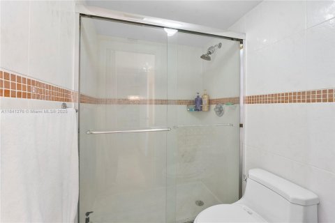 Copropriété à louer à Miami Beach, Floride: 2 chambres, 110.55 m2 № 1833741 - photo 9
