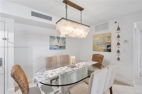 Copropriété à louer à Miami Beach, Floride: 2 chambres, 110.55 m2 № 1833741 - photo 15