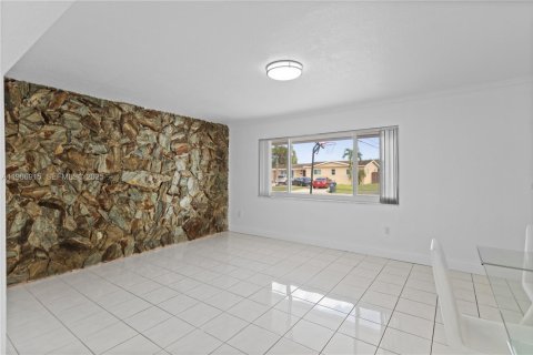 Купить виллу или дом в Холливуд, Флорида 3 спальни, 140.84м2, № 1964923 - фото 20