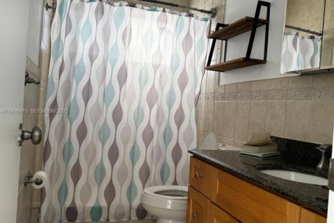 Купить виллу или дом в Холливуд, Флорида 3 спальни, 140.84м2, № 1964923 - фото 16