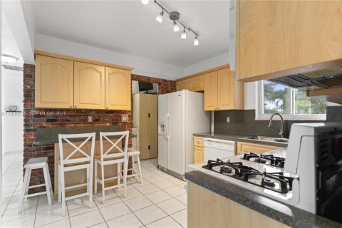 Купить виллу или дом в Холливуд, Флорида 3 спальни, 140.84м2, № 1964923 - фото 27