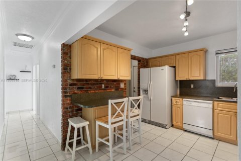 Купить виллу или дом в Холливуд, Флорида 3 спальни, 140.84м2, № 1964923 - фото 24