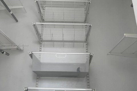 Купить виллу или дом в Холливуд, Флорида 3 спальни, 140.84м2, № 1964923 - фото 15