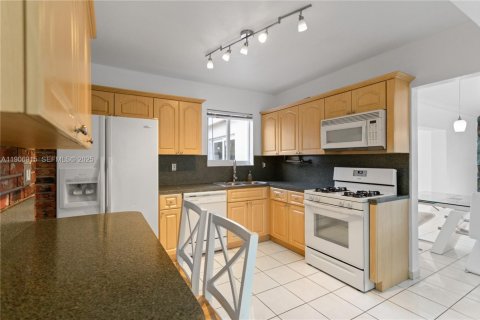 Купить виллу или дом в Холливуд, Флорида 3 спальни, 140.84м2, № 1964923 - фото 26