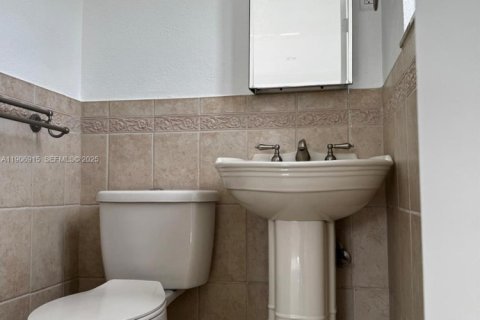 Купить виллу или дом в Холливуд, Флорида 3 спальни, 140.84м2, № 1964923 - фото 17