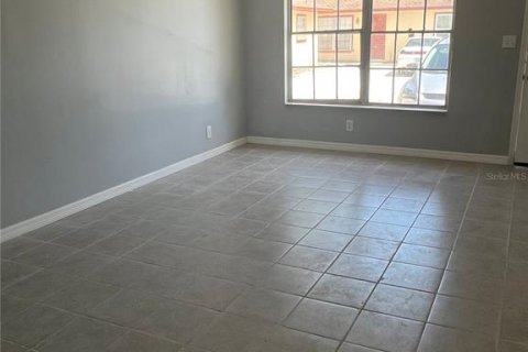 Appartement à louer à Kissimmee, Floride: 2 chambres, 74.32 m2 № 2093025 - photo 2