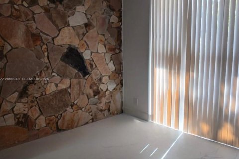 Condo in Miami, Florida, 2 bedrooms  № 2372183