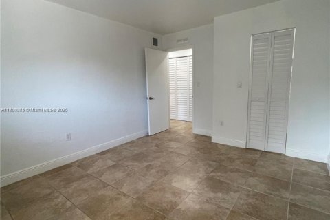 Copropriété à vendre à Pinecrest, Floride: 2 chambres, 74.79 m2 № 1858934 - photo 6