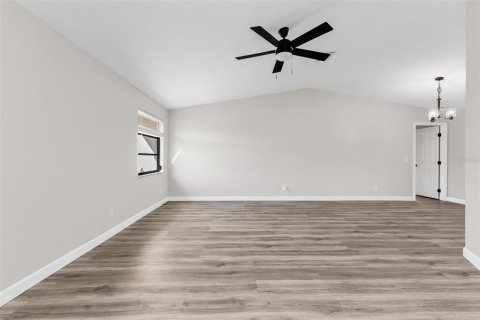 Villa ou maison à vendre à Punta Gorda, Floride: 3 chambres, 169.27 m2 № 2420467 - photo 10