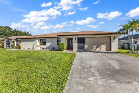 Villa ou maison à vendre à Punta Gorda, Floride: 3 chambres, 169.27 m2 № 2420467 - photo 4