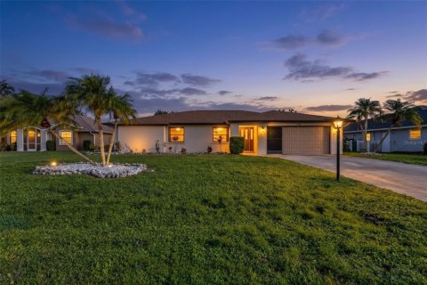 Villa ou maison à vendre à Punta Gorda, Floride: 3 chambres, 169.27 m2 № 2420467 - photo 2