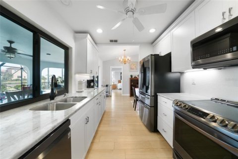 Villa ou maison à vendre à Port Charlotte, Floride: 3 chambres, 176.42 m2 № 2133715 - photo 14