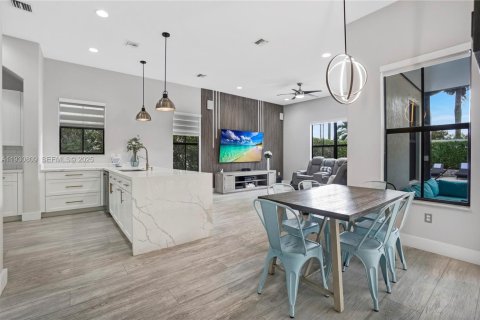 Купить виллу или дом в Купер-Сити, Флорида 4 спальни, 252.69м2, № 1991107 - фото 4