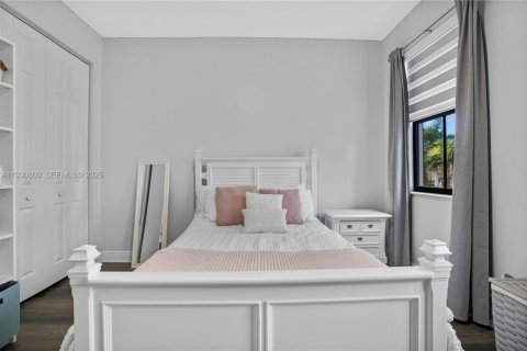 Купить виллу или дом в Купер-Сити, Флорида 4 спальни, 252.69м2, № 1991107 - фото 27