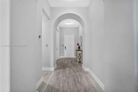 Купить виллу или дом в Купер-Сити, Флорида 4 спальни, 252.69м2, № 1991107 - фото 12