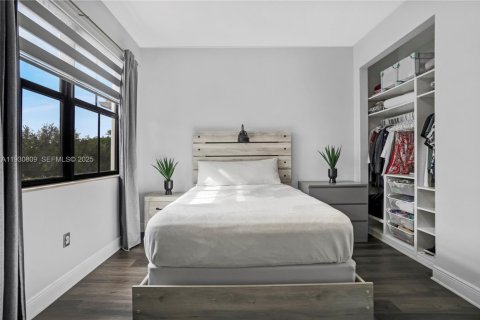 Купить виллу или дом в Купер-Сити, Флорида 4 спальни, 252.69м2, № 1991107 - фото 30