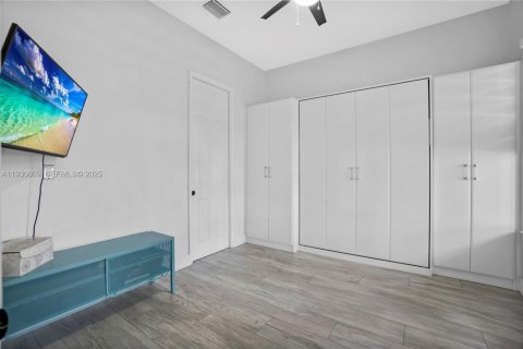 Купить виллу или дом в Купер-Сити, Флорида 4 спальни, 252.69м2, № 1991107 - фото 17