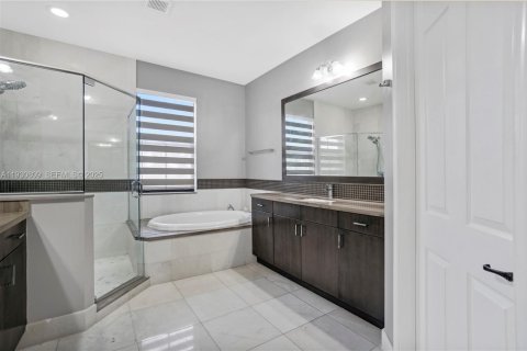 Купить виллу или дом в Купер-Сити, Флорида 4 спальни, 252.69м2, № 1991107 - фото 23