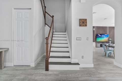 Купить виллу или дом в Купер-Сити, Флорида 4 спальни, 252.69м2, № 1991107 - фото 18