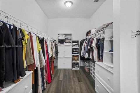 Купить виллу или дом в Купер-Сити, Флорида 4 спальни, 252.69м2, № 1991107 - фото 22