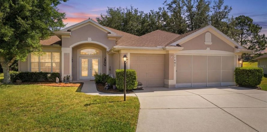 Villa ou maison à Spring Hill, Floride 4 chambres, 215.44 m2 № 2107662