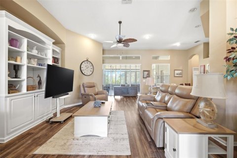 Villa ou maison à vendre à Spring Hill, Floride: 4 chambres, 215.44 m2 № 2107662 - photo 2