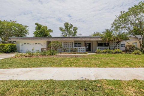 House in Maitland, Florida 4 bedrooms, 206.06 sq.m. № 1682929 - photo 6