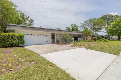 House in Maitland, Florida 4 bedrooms, 206.06 sq.m. № 1682929 - photo 8
