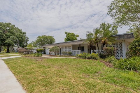 House in Maitland, Florida 4 bedrooms, 206.06 sq.m. № 1682929 - photo 13