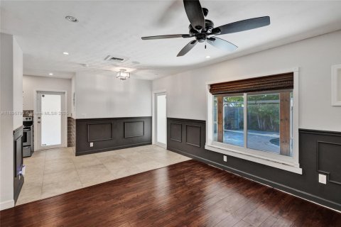 Villa ou maison à vendre à Fort Lauderdale, Floride: 3 chambres, 91.79 m2 № 1948624 - photo 2