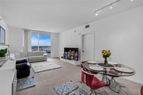 Купить кондоминиум в Авентура, Флорида 2 спальни, 109.53м2, № 1974366 - фото 9