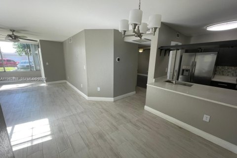 Copropriété à louer à Oakland Park, Floride: 2 chambres, 96.43 m2 № 2079871 - photo 5