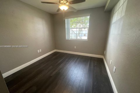 Copropriété à louer à Oakland Park, Floride: 2 chambres, 96.43 m2 № 2079871 - photo 12