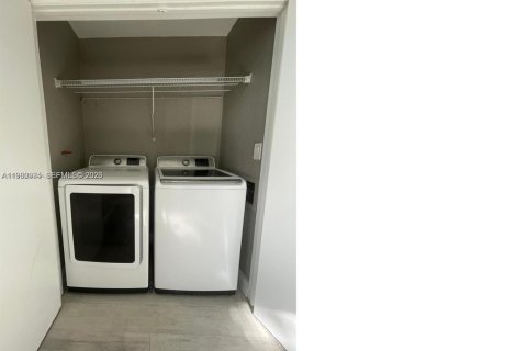 Copropriété à louer à Oakland Park, Floride: 2 chambres, 96.43 m2 № 2079871 - photo 16