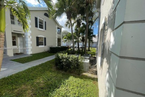Copropriété à louer à Oakland Park, Floride: 2 chambres, 96.43 m2 № 2079871 - photo 17