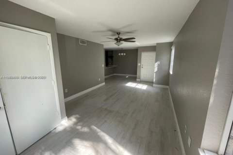 Copropriété à louer à Oakland Park, Floride: 2 chambres, 96.43 m2 № 2079871 - photo 6