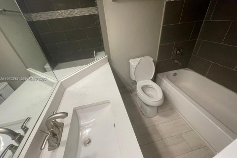 Copropriété à louer à Oakland Park, Floride: 2 chambres, 96.43 m2 № 2079871 - photo 8