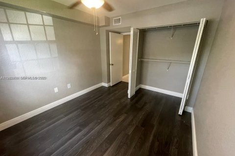 Copropriété à louer à Oakland Park, Floride: 2 chambres, 96.43 m2 № 2079871 - photo 11