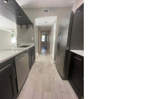 Copropriété à louer à Oakland Park, Floride: 2 chambres, 96.43 m2 № 2079871 - photo 3