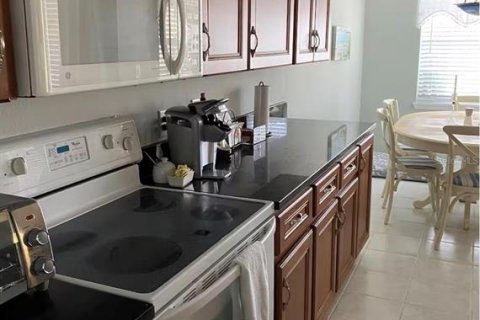 Copropriété à louer à Saint Petersburg, Floride: 2 chambres, 83.61 m2 № 2112377 - photo 11