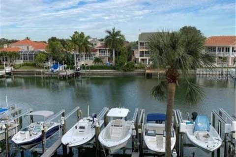 Condo à Saint Petersburg, Floride, 2 chambres  № 2112377