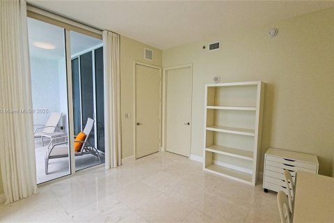 Condominio en alquiler en Sunny Isles Beach, Florida, 3 dormitorios, 216.18 m2 № 1841123 - foto 24