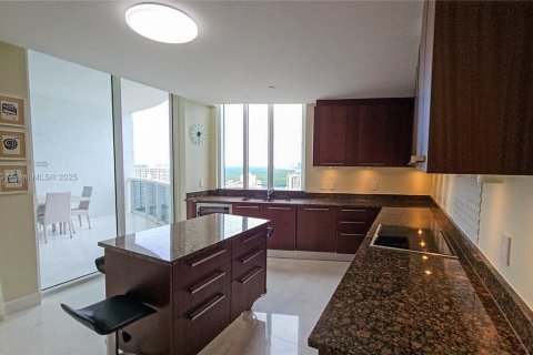 Condominio en alquiler en Sunny Isles Beach, Florida, 3 dormitorios, 216.18 m2 № 1841123 - foto 7
